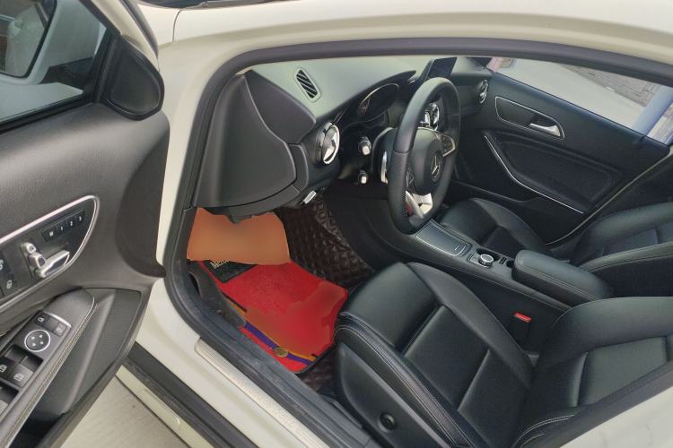 Used Mercedes-Benz GLA 2019 GLA 200 Dynamic Edition Driver Seat