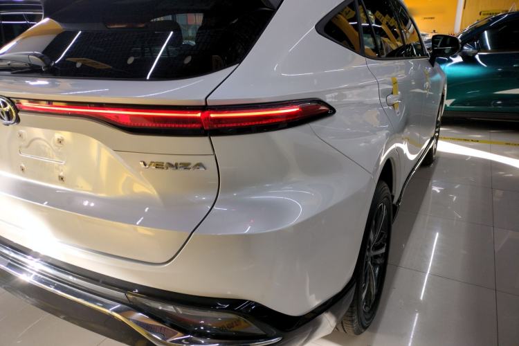 Used Toyota Venza 2023 2.0L CVT Two-Wheel Drive Luxury Edition