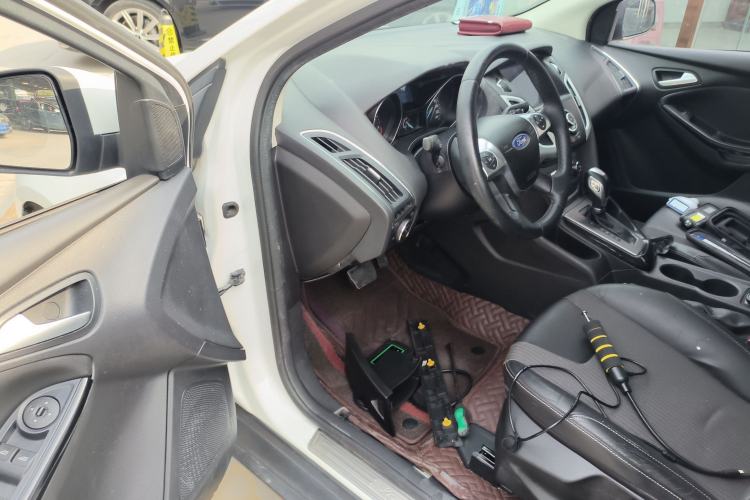 Used Ford Focus 2012 Sedan 1.6L Automatic Fashion Edition