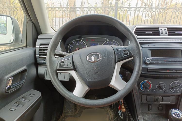 Used Great Wall Wingle 5 2020 2.4L Gasoline Two-Wheel Drive Value Edition Big Double Cab China VI Standard 4K22D4M Steering Wheel