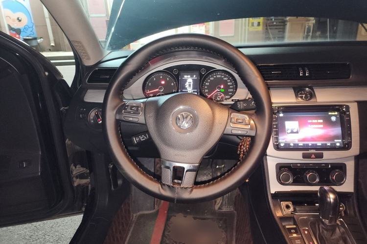 Used Volkswagen Magotan 2016 1.8TSI Smart Comfort Model Steering Wheel