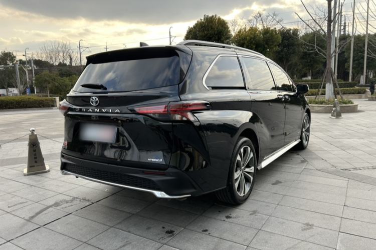 Used Toyota Granvia 2024 2.5L Hybrid Comfort Edition