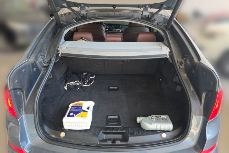 Used BMW 5 Series GT 2010 535i Leading Model Trunk