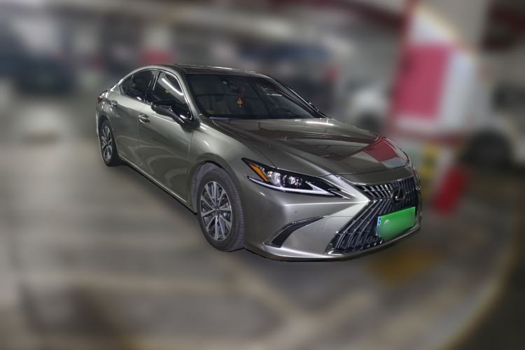 Used Lexus ES 2022 300h Excellence Edition
