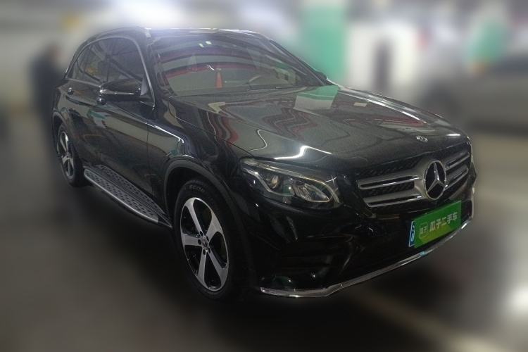 Used Mercedes-Benz GLC 2019 Facelift GLC 260 L 4MATIC Luxury Model Front Right 45 Deg