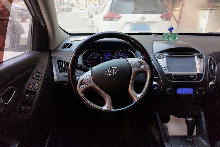 Used Hyundai ix35 2013 2.0L Automatic Two-Wheel Drive Smart GLS China IV Standard