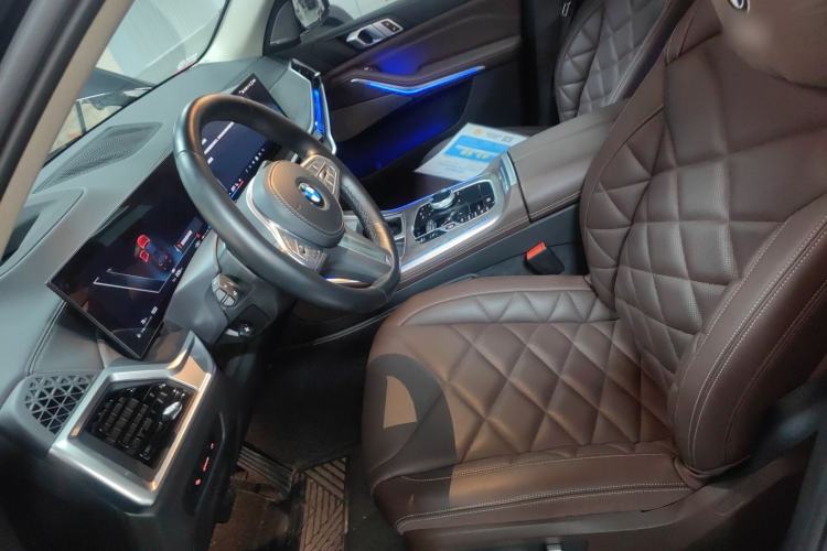 Used BMW X5 2023 xDrive 30Li Luxury M Sport Package
