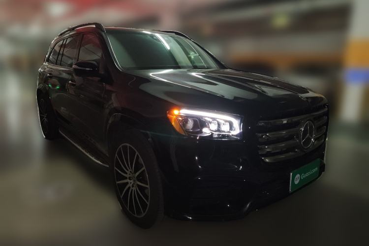 Used Mercedes-Benz GLS  Front Right 45 Deg