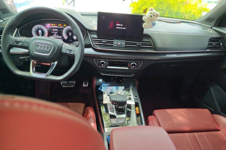 Used Audi Q5L 2025 quattro 45th Anniversary Edition 45 TFSI Luxury Dynamic Model Center Console