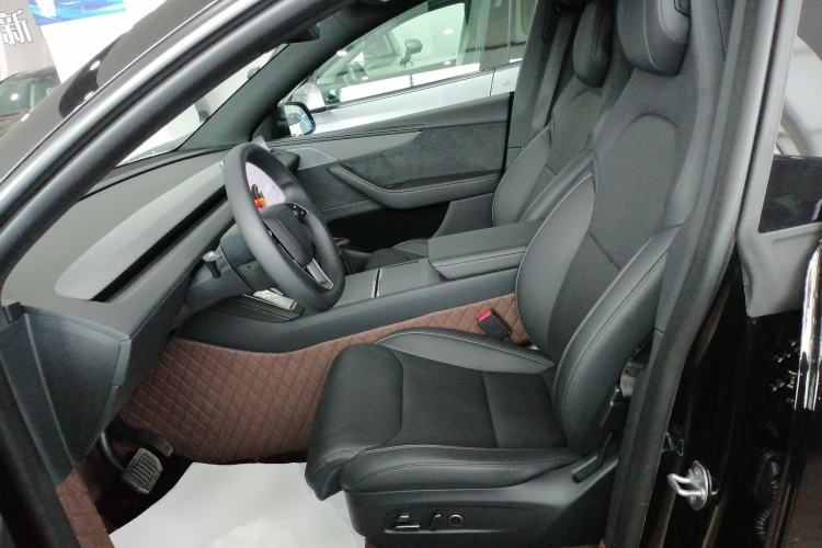 Used Tesla Model Y L 2025 Model Long-Range All-Wheel-Drive Version