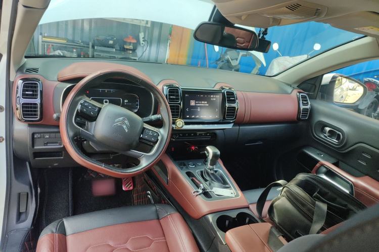 Used Citroen C5 AIRCROSS 2017 350THP Luxury Model Center Console