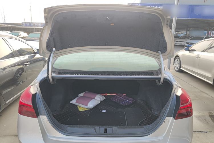 Used Geely Auto Emgrand 2019 Leading Edition 1.5L Manual Upgraded Connectivity Model China VI Standard
