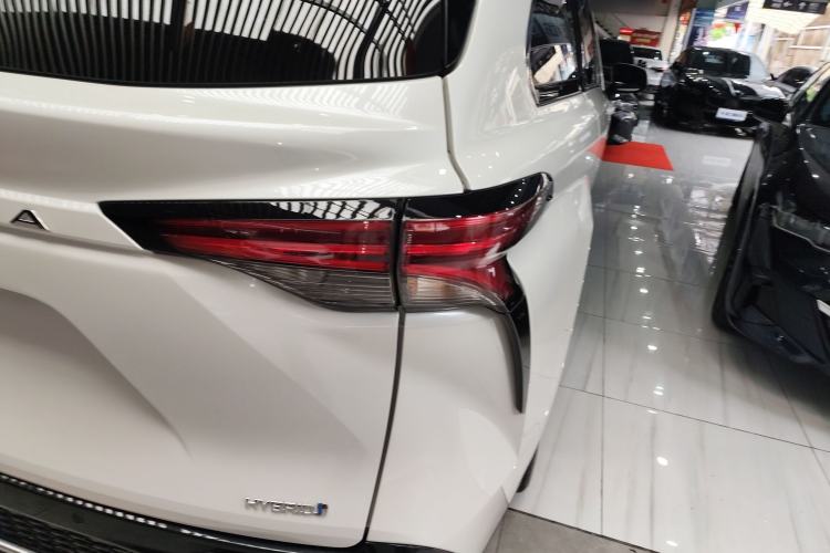 Used Toyota Granvia 2022 2.5L Hybrid Flagship Edition Right Rear Taillight