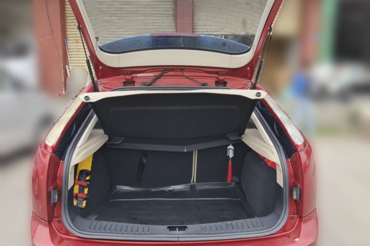 Used Ford Focus 2011 Hatchback 1.8L Automatic Fashion Edition
