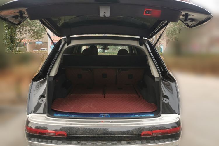 Used Audi Q7 2021 45 TFSI quattro S line Sport model
