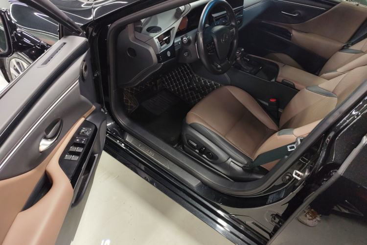 Used Lexus ES 2023 200 Excellence Edition