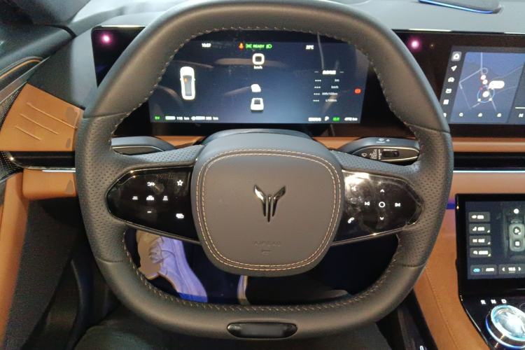 Used VOYAH PASSION 2024 PHEV Four-Wheel Drive Ultra-Long Range Flagship Model Steering Wheel