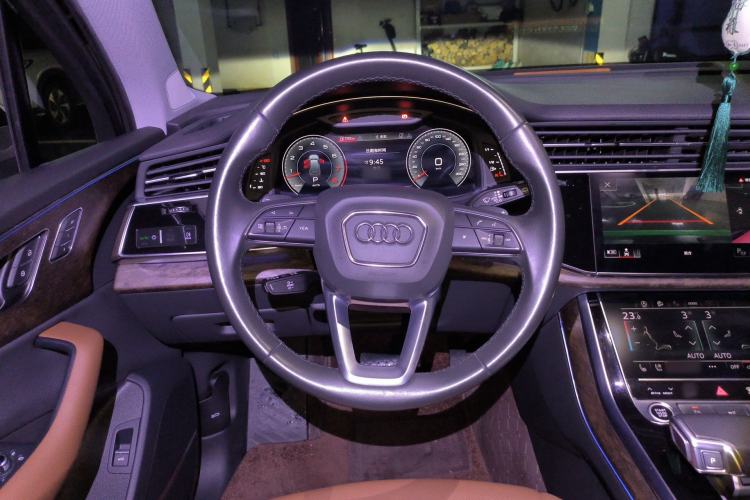 Used Audi Q7 2022 55 TFSI quattro S line Sport model Steering Wheel