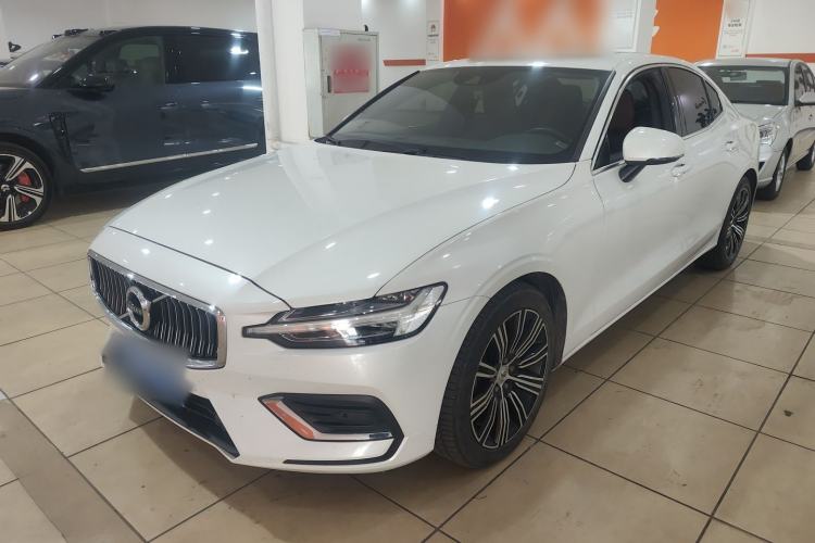 Used Volvo S60 2022 B4 Zhiyuan Luxury Edition