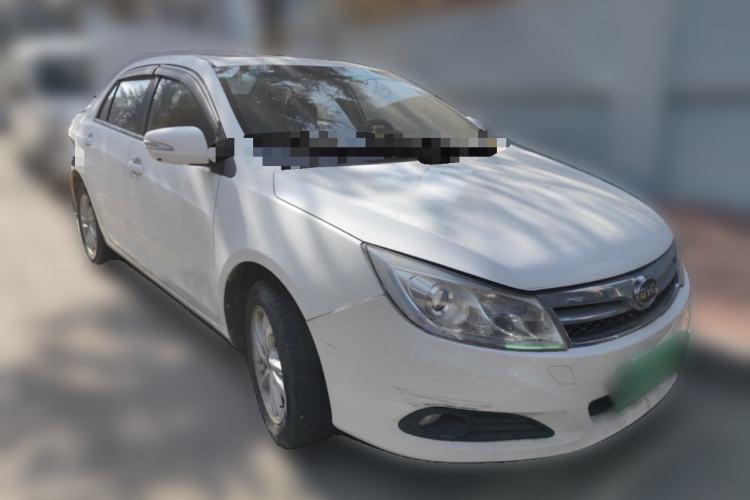 Used BYD Surui 2014 1.5L Manual Luxury Model Front Right 45 Deg