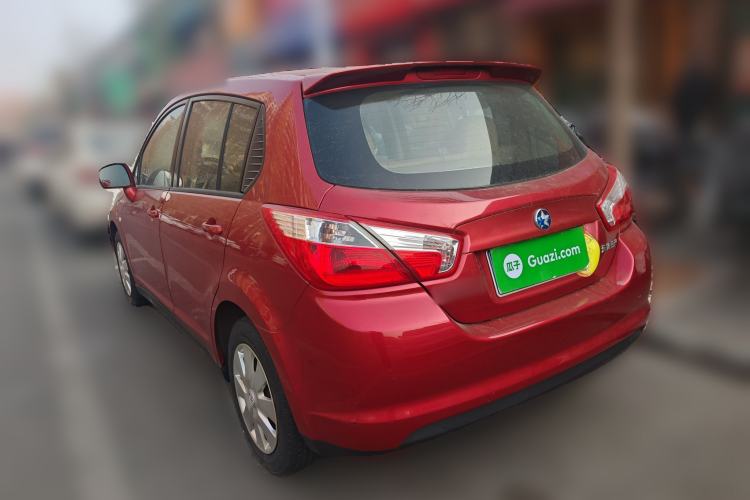 Used Venucia R50 2015 1.6L Manual Fashion Edition
