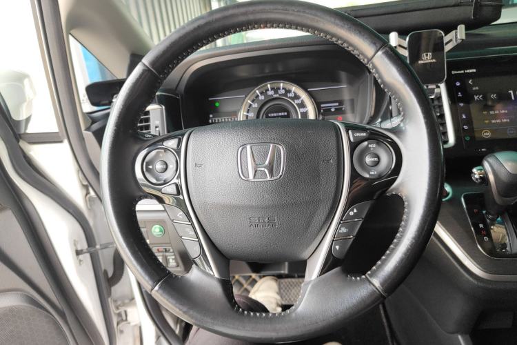 Used Honda Elysion 2016 2.4L Luxury Edition
