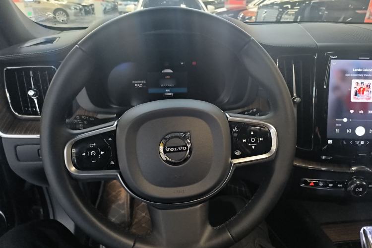 Used Volvo XC60 2025 B5 Four-Wheel Drive Smart & Advanced Luxury Edition