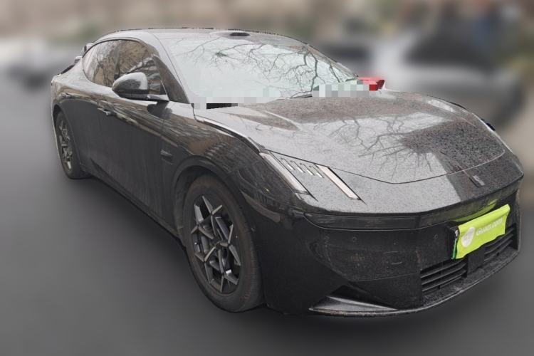 Used Lynk & Co 10 EM-P 2025 Model 240 Four-Wheel Drive Ultra Front Right 45 Deg