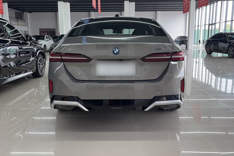 Used BMW i5 2024 eDrive 35L Luxury Model with M Sport Package
