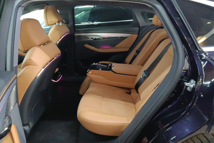 Used VOYAH PASSION 2024 PHEV Four-Wheel Drive Ultra-Long Range Flagship Model Left Rear Seat