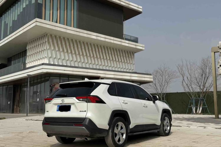 Used Toyota RAV4 2020 2.0L CVT Two-Wheel Drive Fashion Edition
