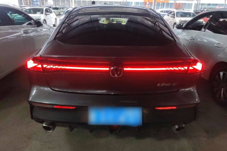 Used CHANGAN UNI-V 2023 1.5T Prestige Model
