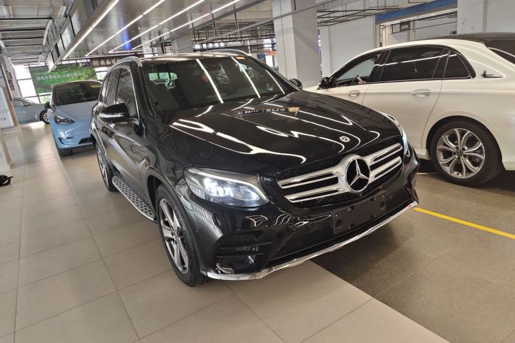 Used Mercedes-Benz GLC 2017 GLC 260 4MATIC Luxury Model
