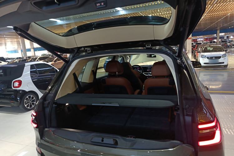 Used BMW X7 2023 xDrive M60i Trunk