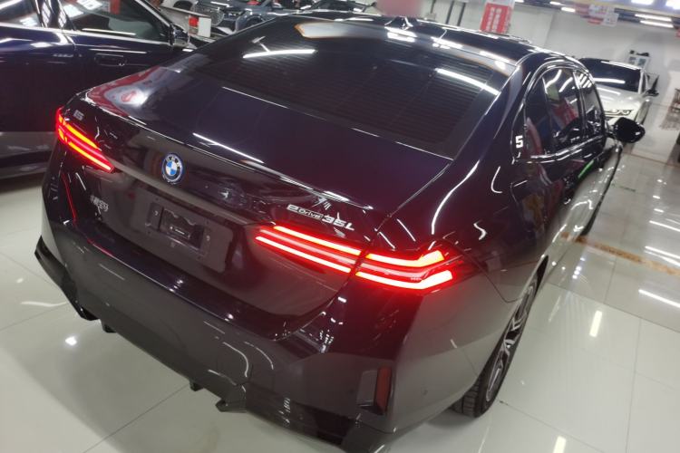 Used BMW i5 2025 eDrive 35L M Sport Package