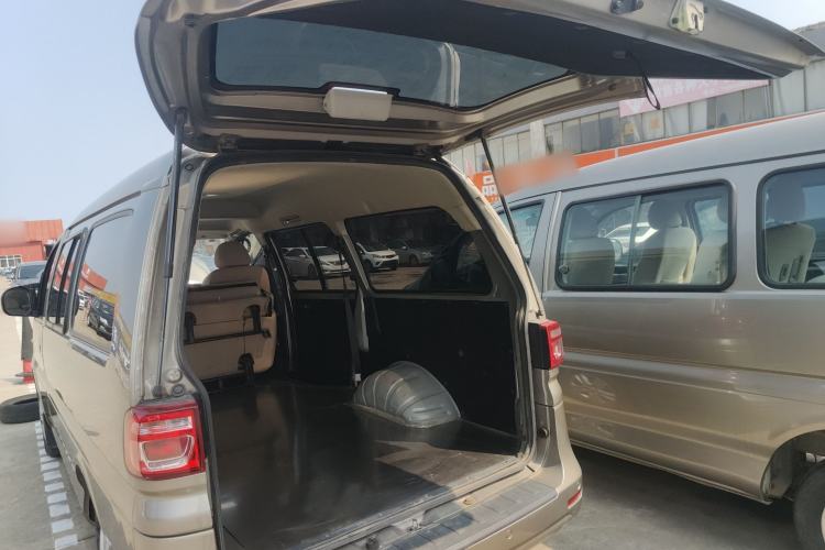 Used FORTHING Lingzhi 2023 M5L 1.6L Base Model 5 Seats
