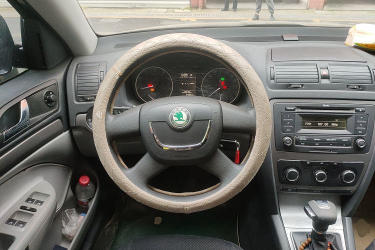 Used Skoda Octavia 2012 1.6L Automatic Yijie Edition Steering Wheel