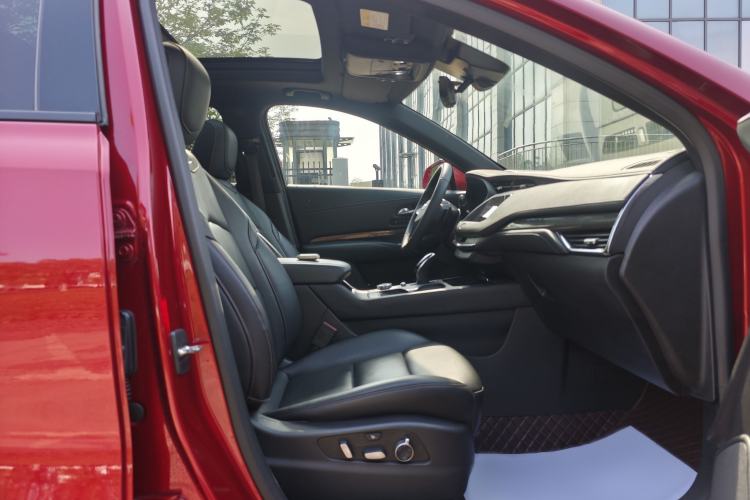 Used Cadillac XT4 2022 28T Four-Wheel Drive Platinum Edition Interior 12