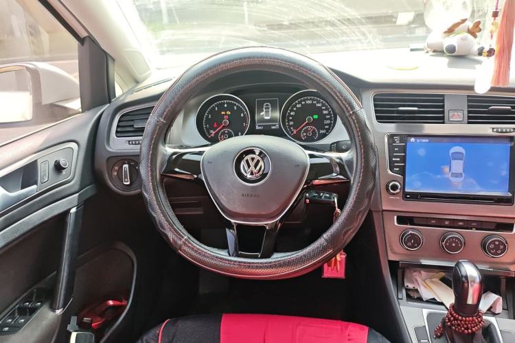 Used Volkswagen Golf 2015 1.6L Automatic Comfort Model Steering Wheel