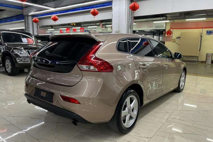 Used Volvo V40 2016 T3 Zhiyi Edition
