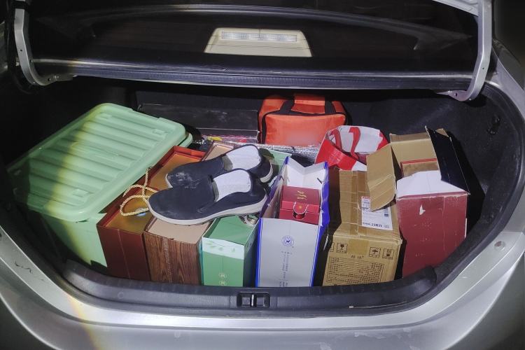 Used Toyota Corolla 2014 1.6L Manual GL Trunk