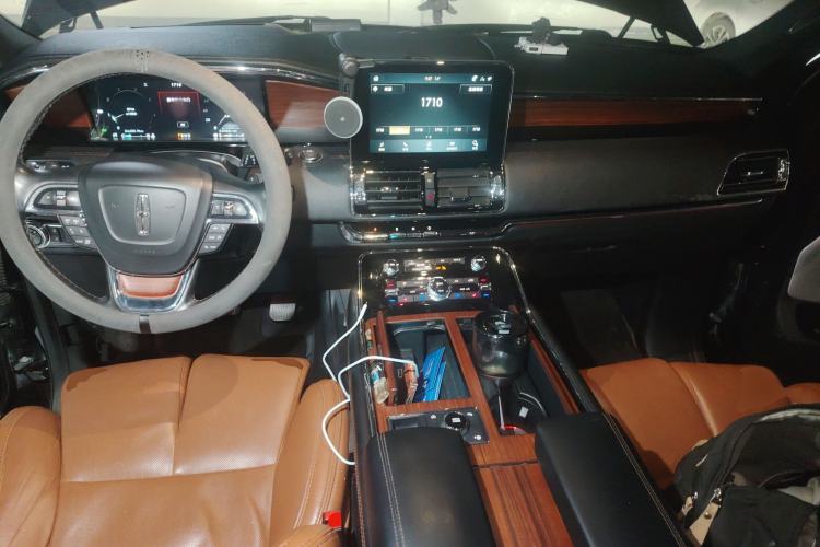 Used Lincoln Navigator 2020 3.5T Prestige Edition Center Console