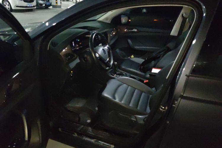 Used Volkswagen Tharu 2022 280TSI Two-Wheel Drive Comfort Edition
