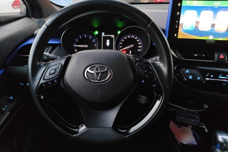 Used Toyota IZOA 2018 2.0L Yichi Version China VI Standard