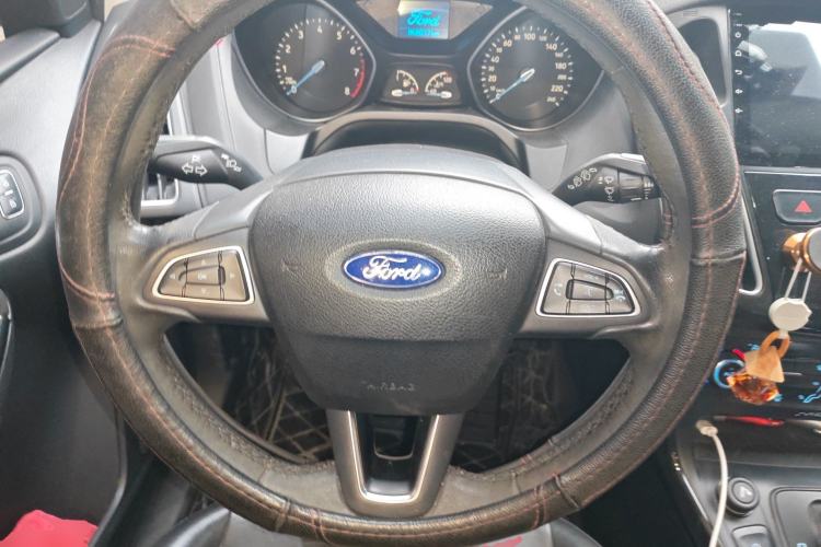 Used Ford Focus 2015 Hatchback EcoBoost 125 Automatic Supreme Style Edition