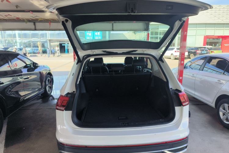 Used Volkswagen Tiguan L 2024 300TSI Automatic Two-Wheel Drive Smart Edition Trunk