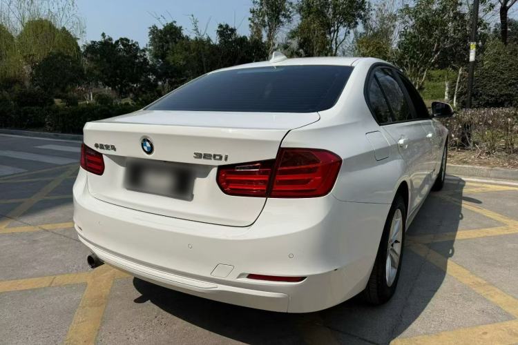 Used BMW 3 Series 2015 320i Luxury Line Stylish Edition