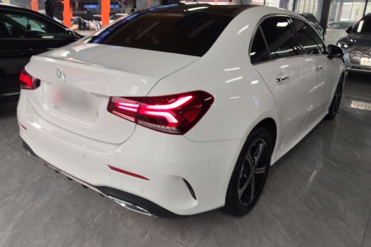 Used Mercedes-Benz A-Class 2022 Revised Version A 200 L Sport Sedan Fashionable Style
