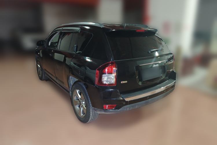 Used Jeep Compass 2014 2.4L Four-Wheel Drive Serpentine Collection Edition Rear Left 45 Deg