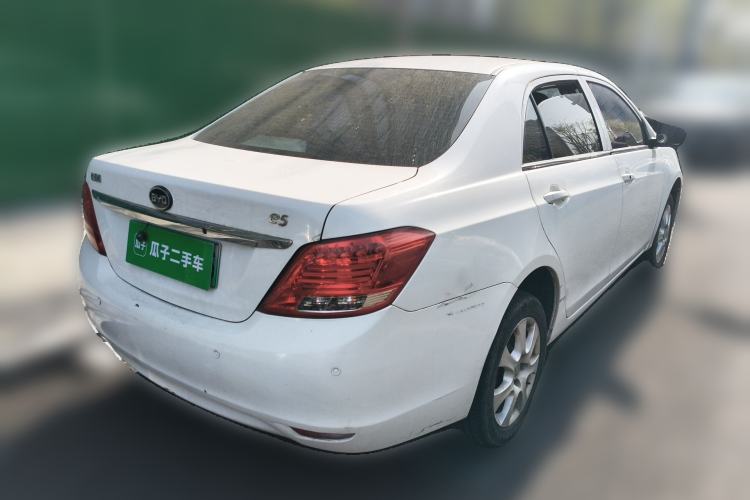 Used BYD e5 2016 300 Luxury Edition Rear Right 45 Deg
